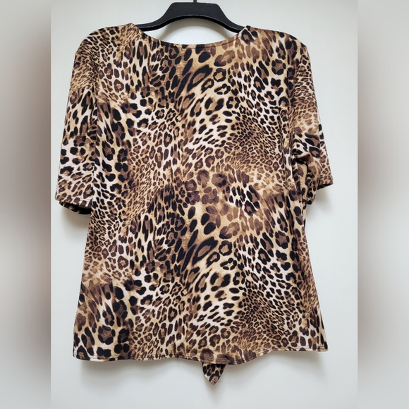 Cha Cha Vente Animal Print Top - Picture 2 of 4